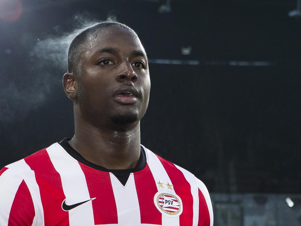 Jetro Willems is blij met de zwaarbevochten overwinning op Feyenoord in de Eredivisie. (17-12-14)